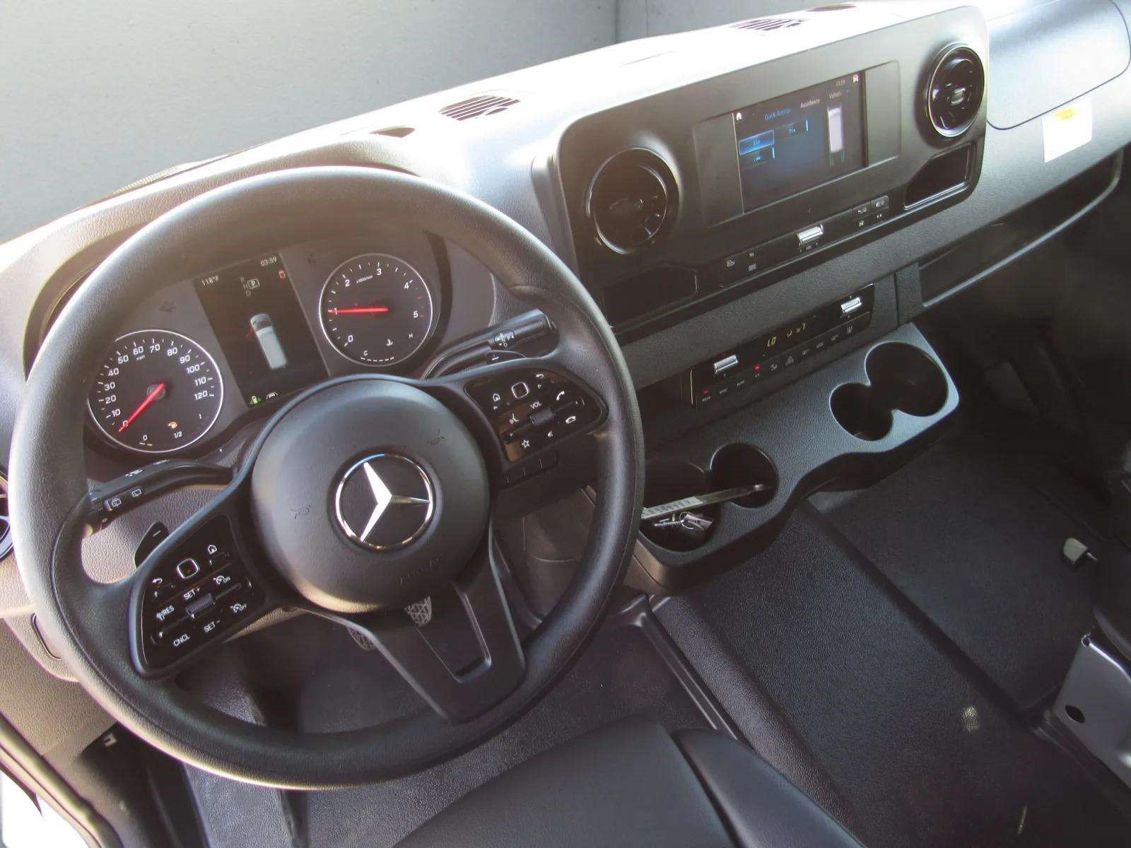 Used 2024 Mercedes-Benz Sprinter 2500 image 16