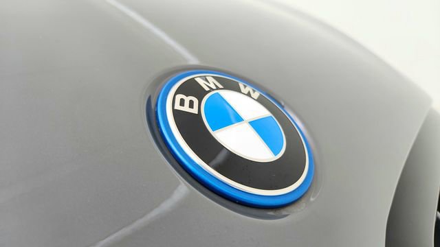 Used 2022 BMW 530e xDrive 530e iPerformance w/ Executive Package image 16