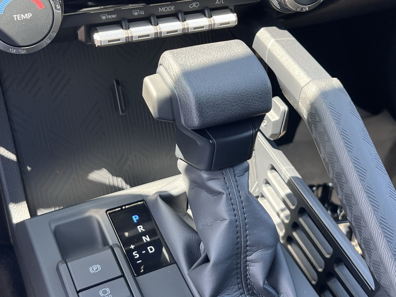 New 2026 Toyota 4Runner SR5 AWD/4WD image 17