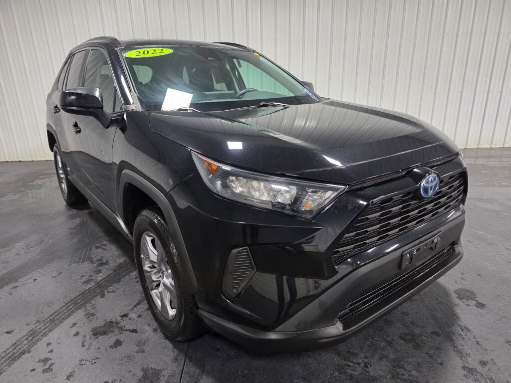 Used 2022 Toyota RAV4 LE AWD/4WD image 2