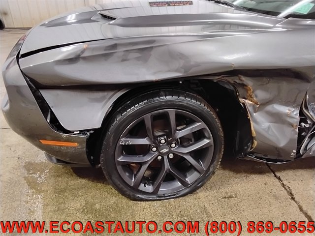 Used 2020 Dodge Challenger SXT w/ Blacktop Package image 16