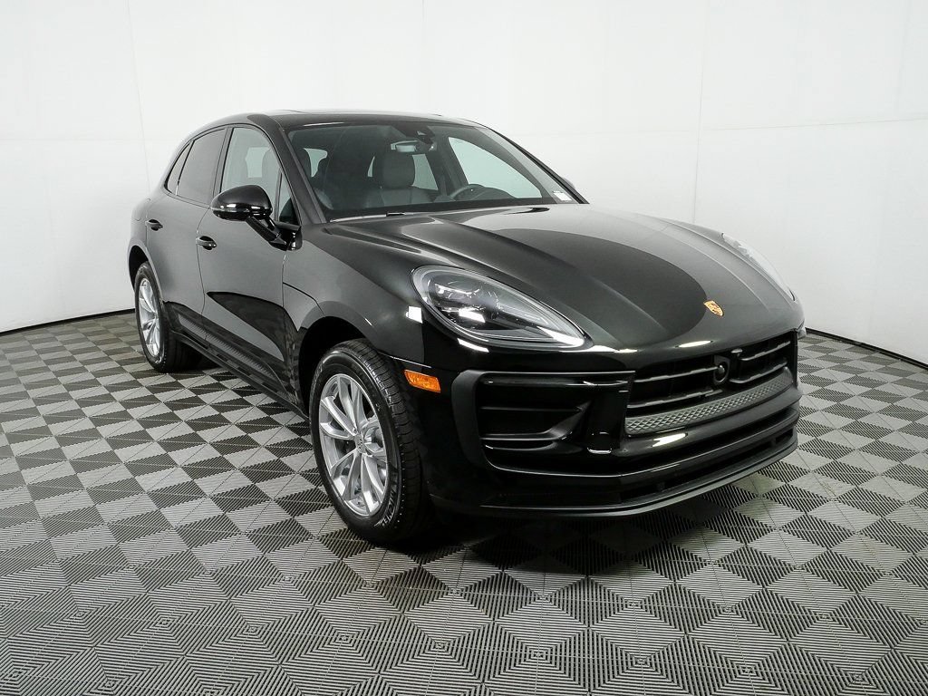 Certified 2026 Porsche Macan AWD/4WD image 27