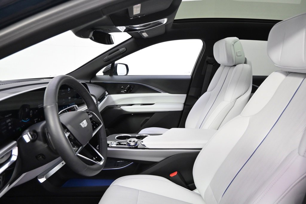 New 2025 Cadillac Lyriq Luxury image 13