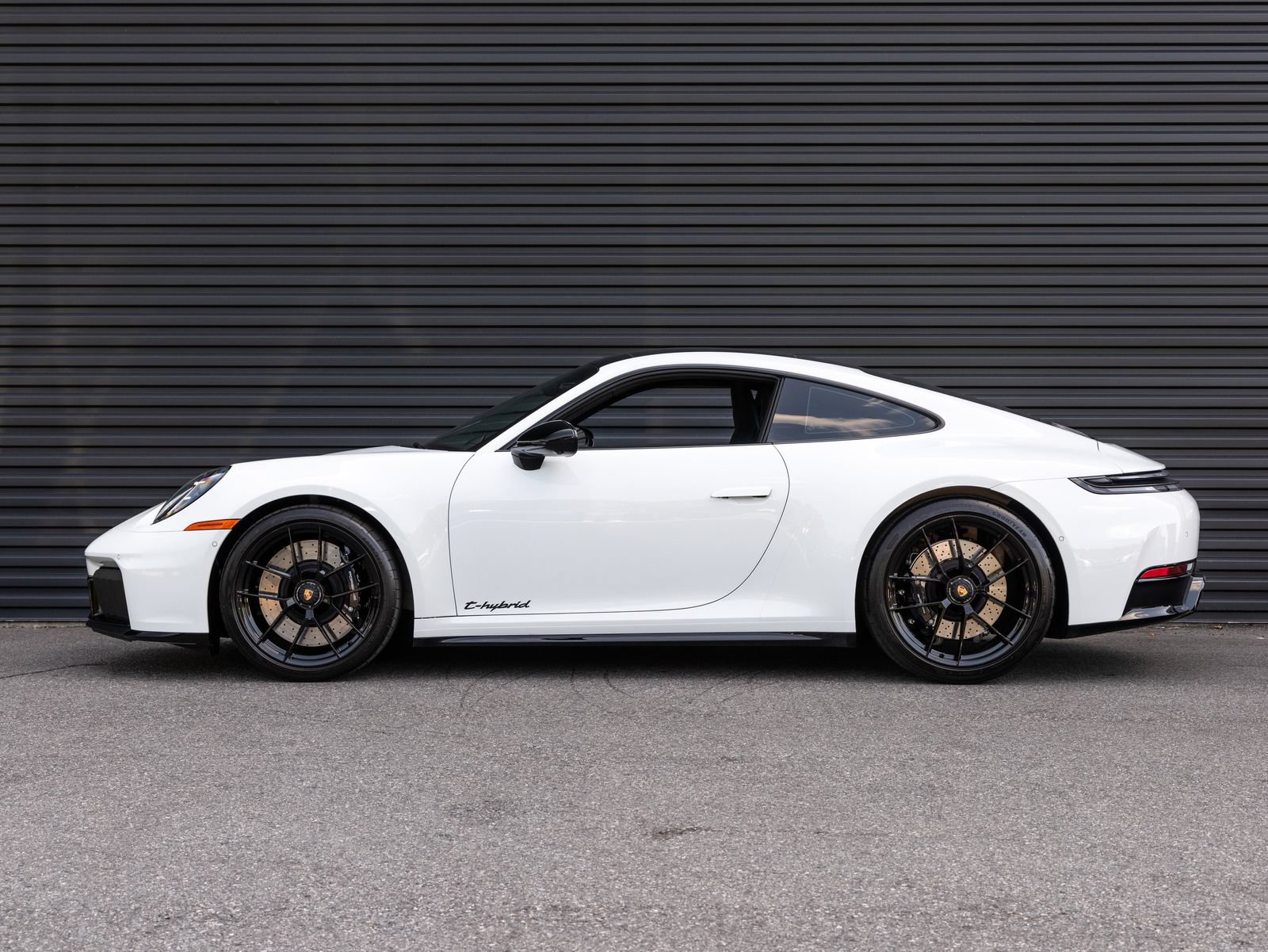 Certified 2025 Porsche 911 Carrera GTS RWD image 2
