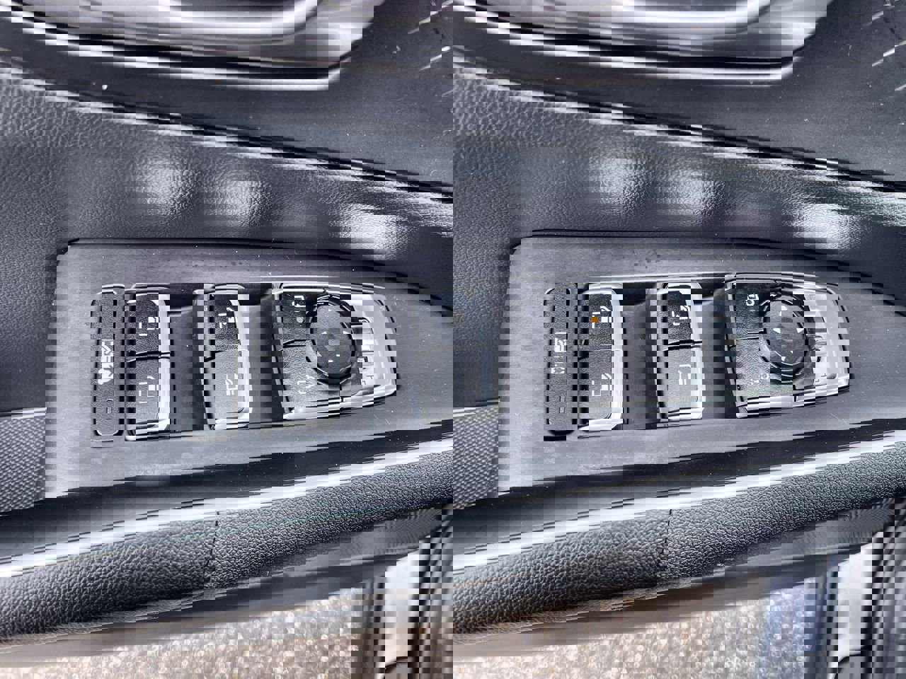 Used 2024 Kia Sorento S image 18