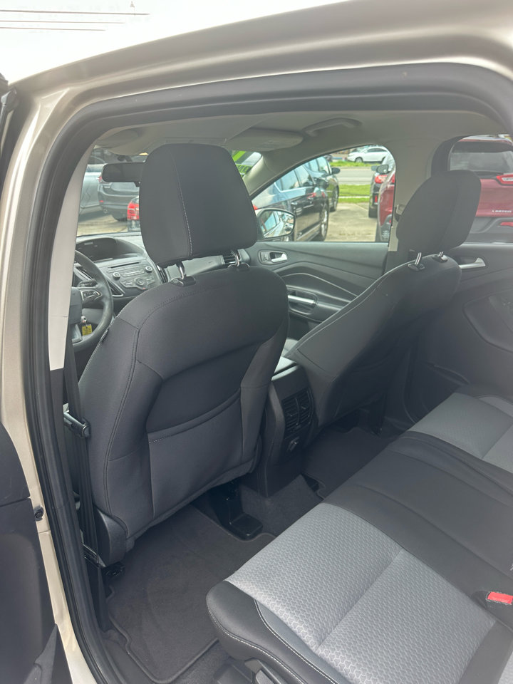 Used 2017 Ford Escape SE image 7
