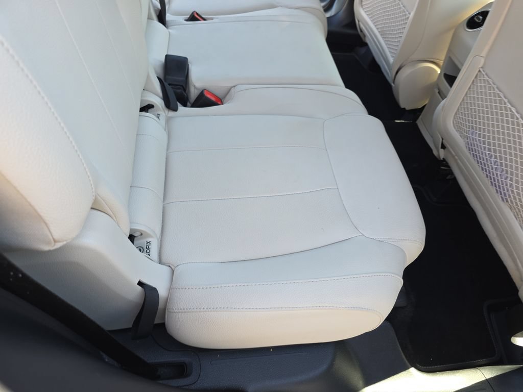 Used 2026 Mercedes-Benz GLB 250 4MATIC image 15