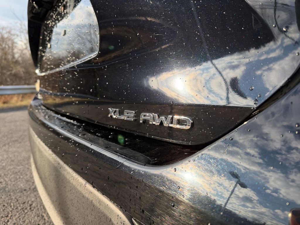 Used 2023 Toyota Highlander XLE image 27