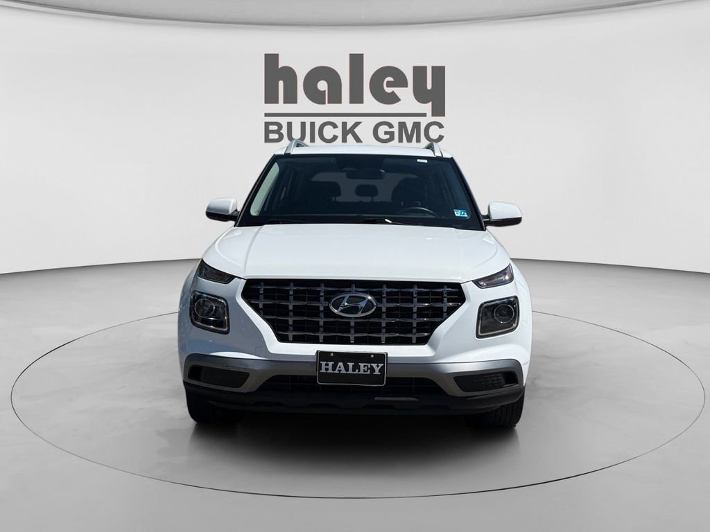 Used 2025 Hyundai Venue SEL FWD image 6