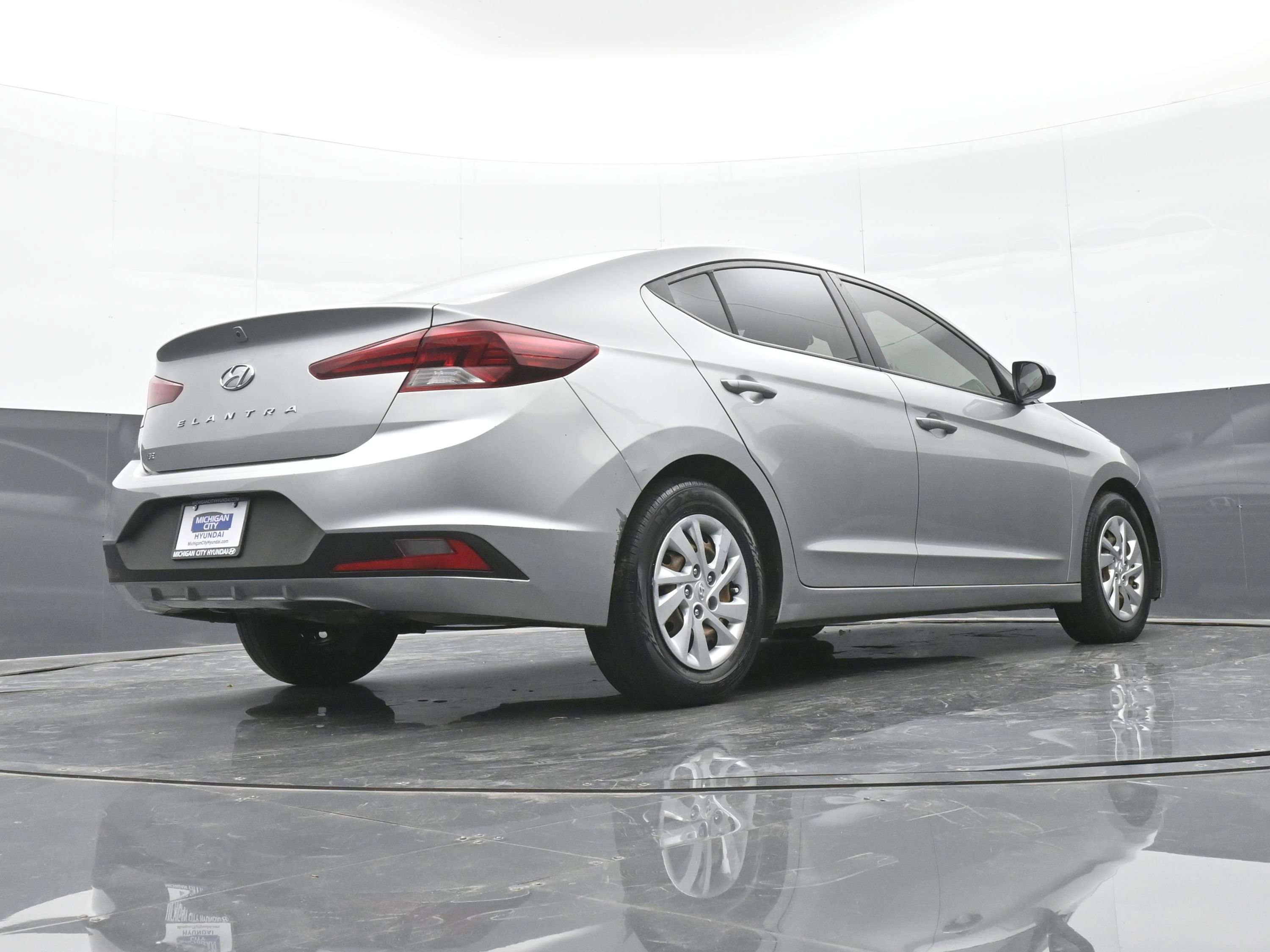 Used 2020 Hyundai Elantra SE image 31