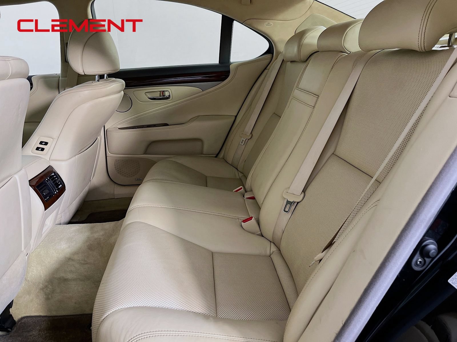 Used 2017 Lexus LS 460 w/ Comfort Package RWD image 32