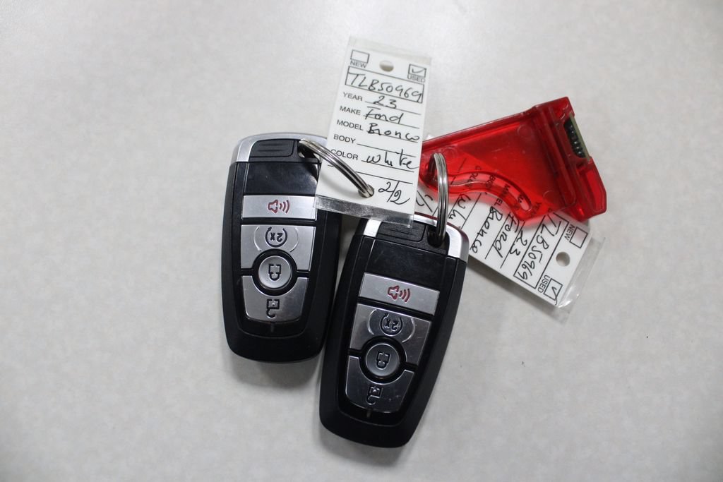 Used 2023 Ford Bronco Wildtrak AWD/4WD image 38