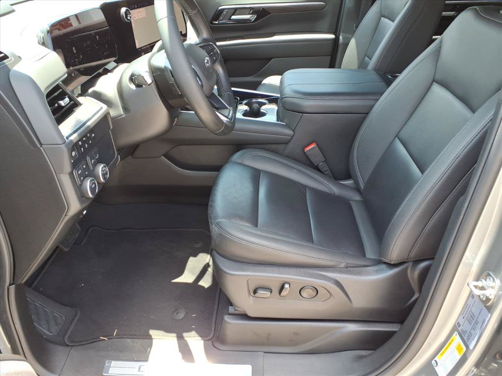 Certified 2025 Chevrolet Suburban Z71 AWD/4WD image 12