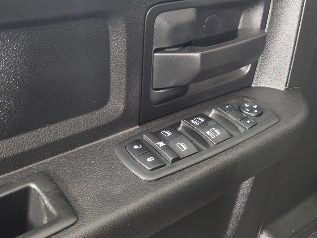 Used 2018 RAM 3500 Tradesman w/ Chrome Appearance Group image 19