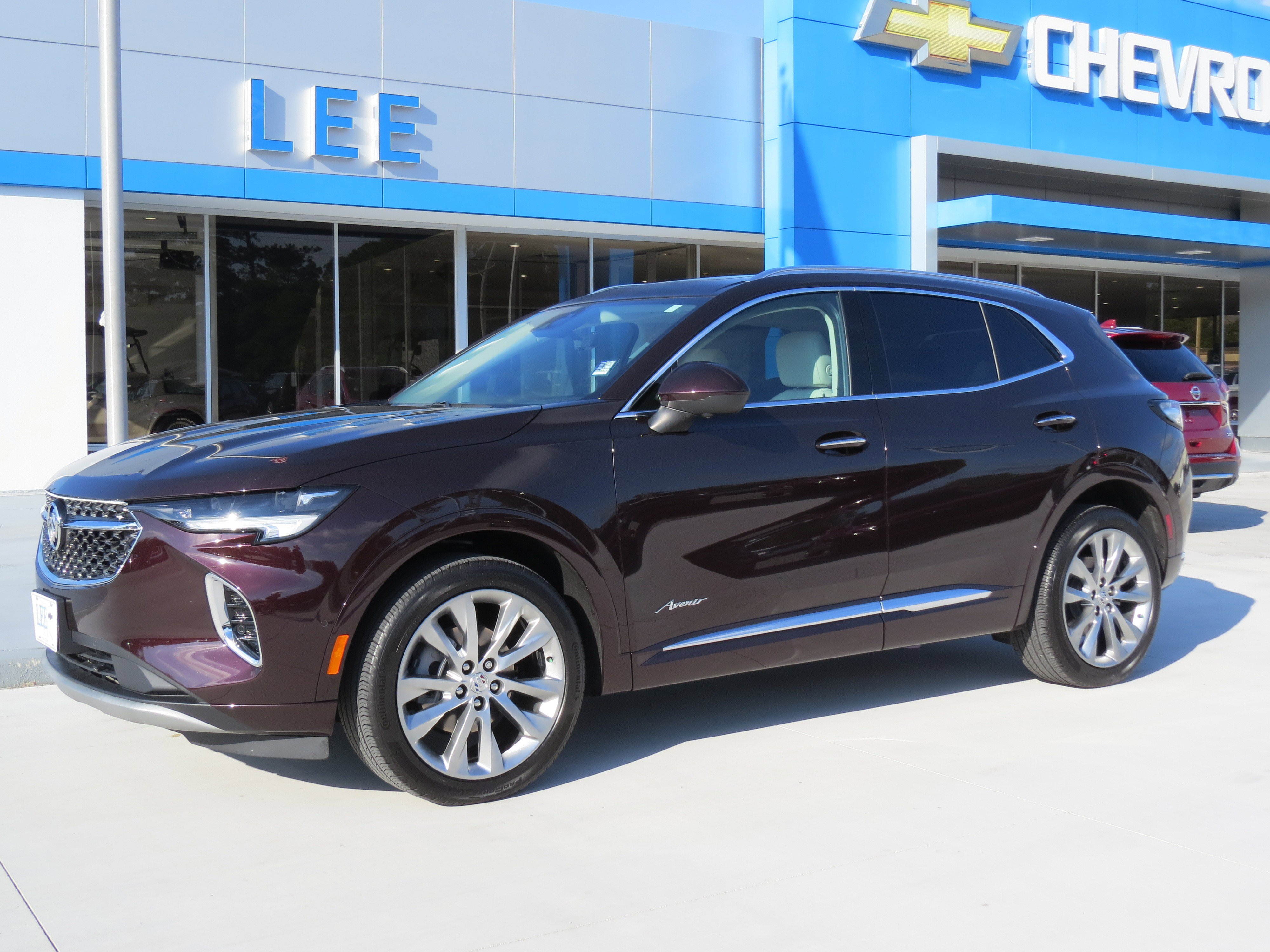 Used 2023 Buick Envision Avenir image 1