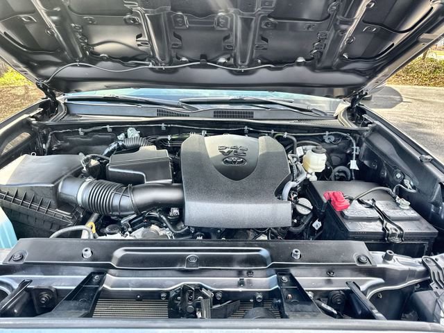 Used 2023 Toyota Tacoma SR5 w/ Technology Package image 33