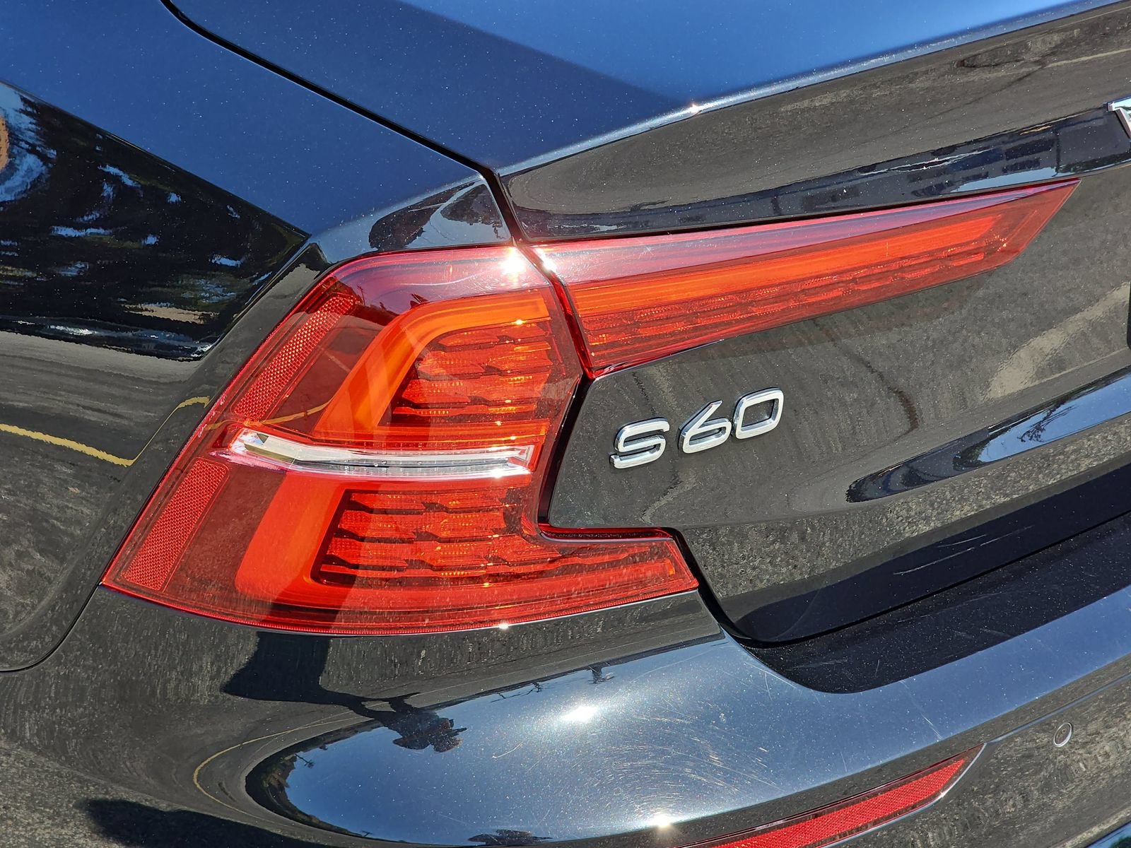 Used 2024 Volvo S60 B5 Plus FWD image 33