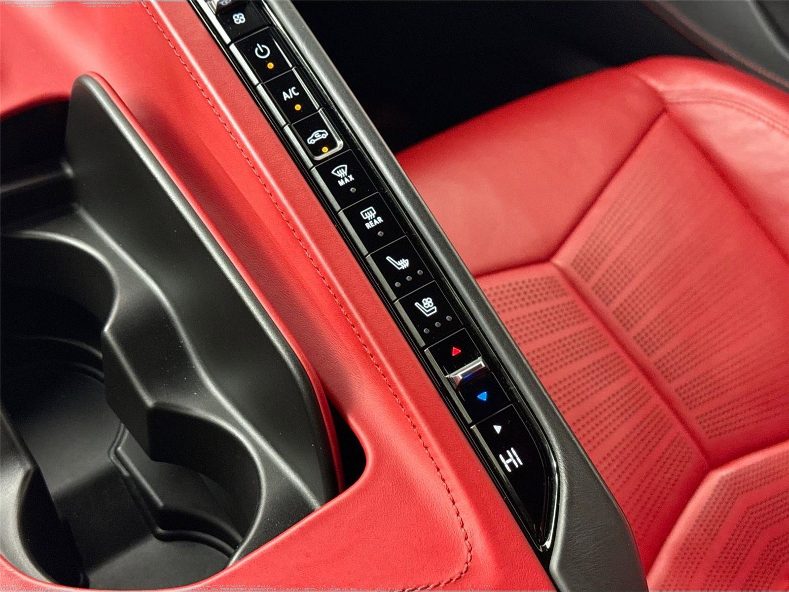 Used 2020 Chevrolet Corvette Stingray Premium Cpe w/ 3LT Preferred Equipment Group image 27