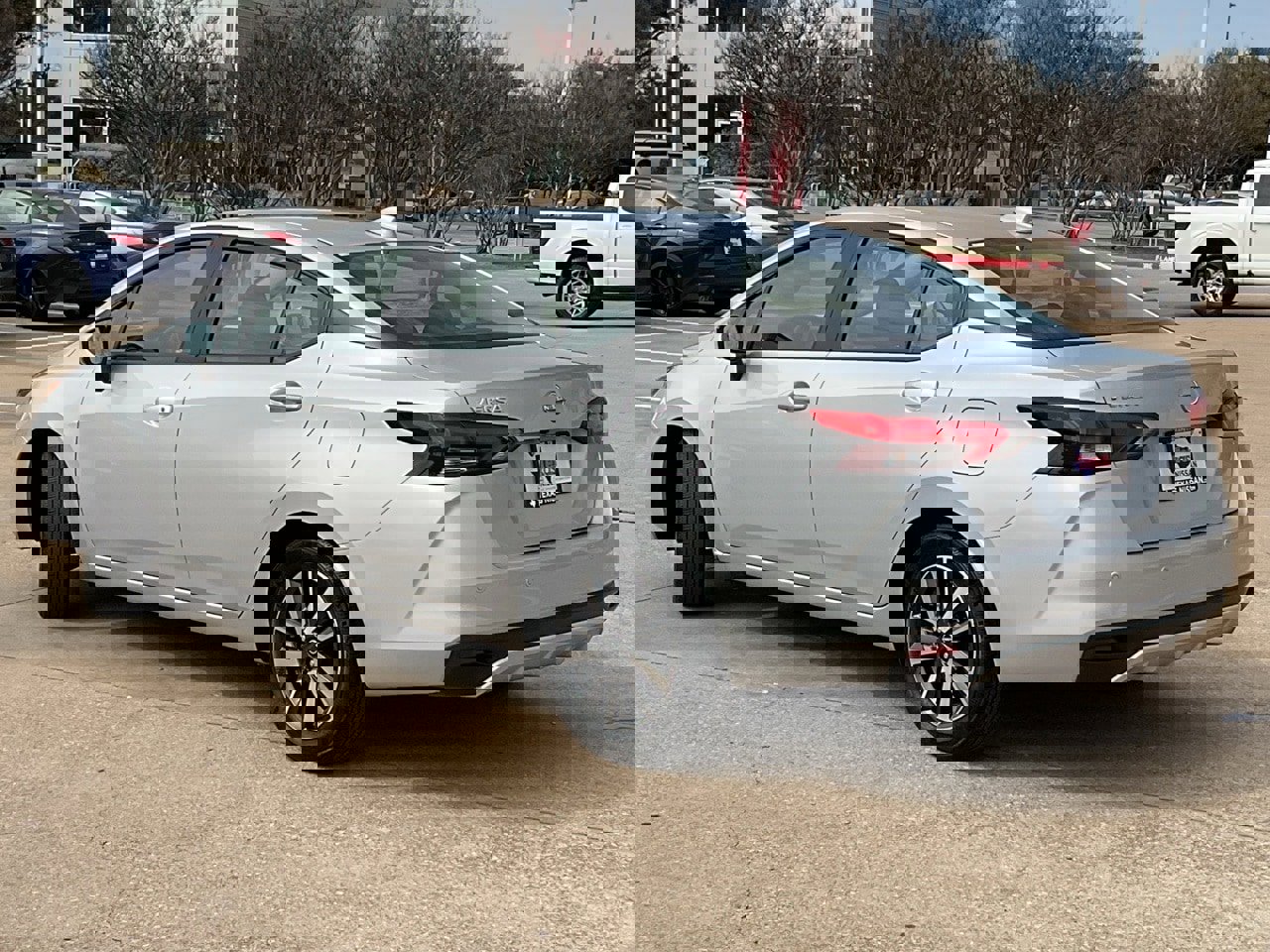 Used 2025 Nissan Versa SV image 7