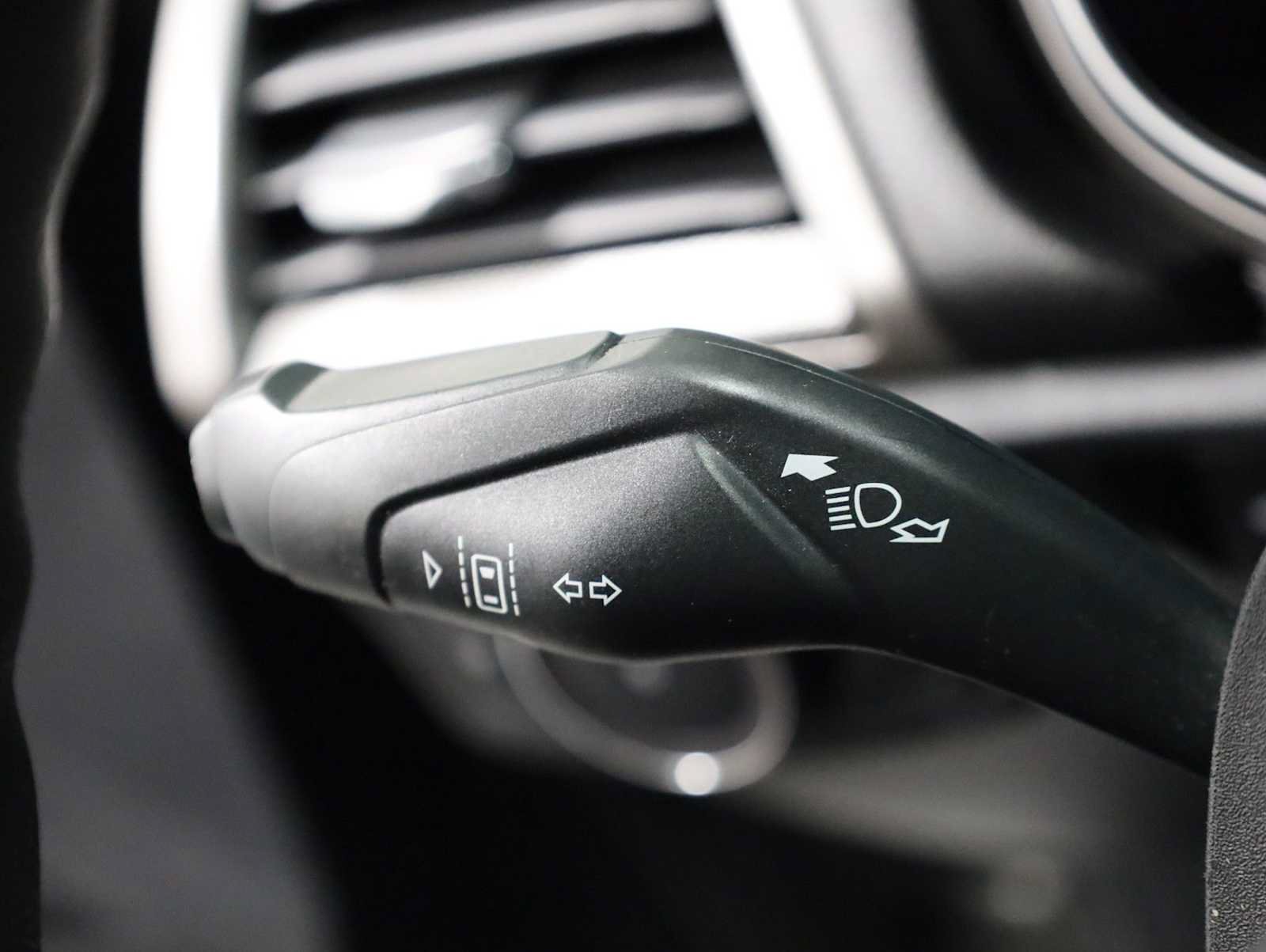 Used 2019 Ford Fusion SE FWD image 29