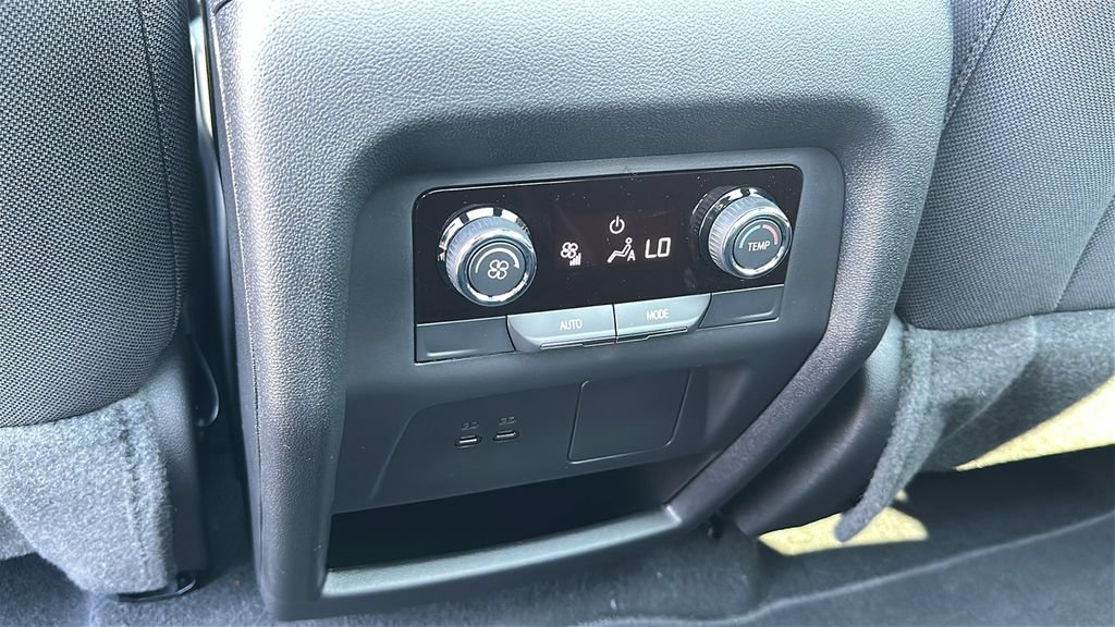 New 2027 Chevrolet Traverse LT w/ Sun and Wheel Package FWD image 26