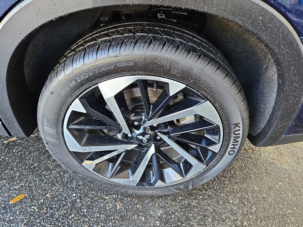 Used 2024 Mitsubishi Outlander SE image 34