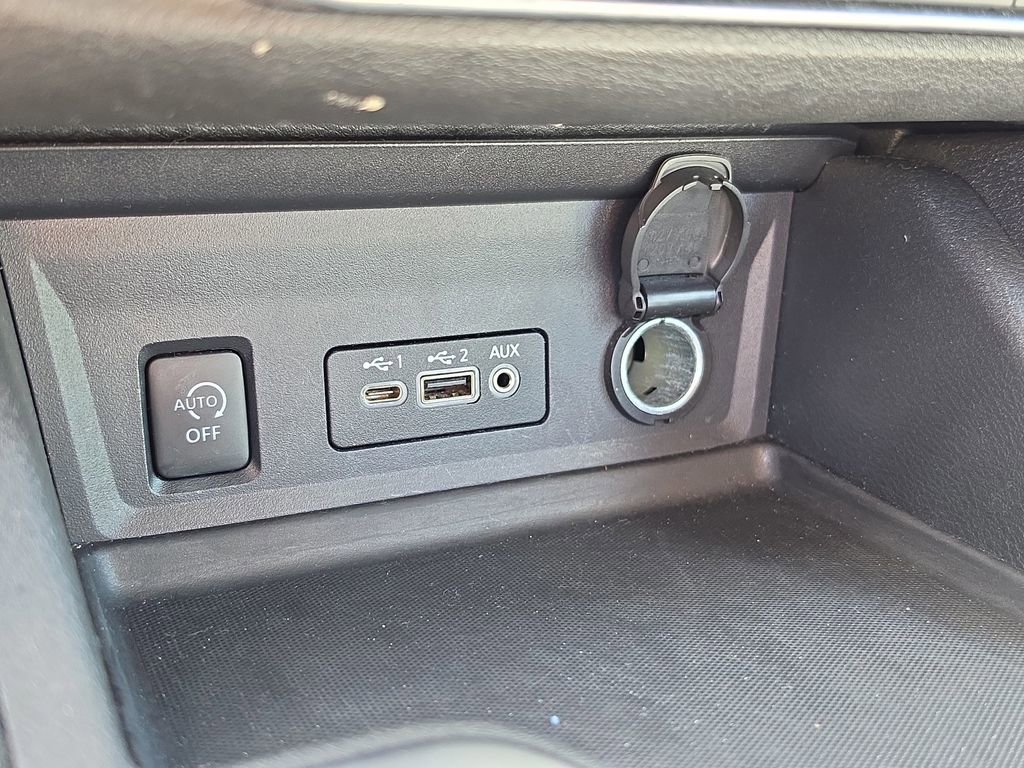 Used 2024 Nissan Sentra SV FWD image 26