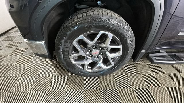 Used 2023 GMC Sierra 1500 SLT w/ SLT Convenience Package AWD/4WD image 9
