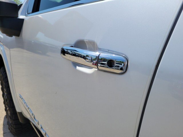 Used 2025 GMC Sierra 2500 Denali Ultimate image 10