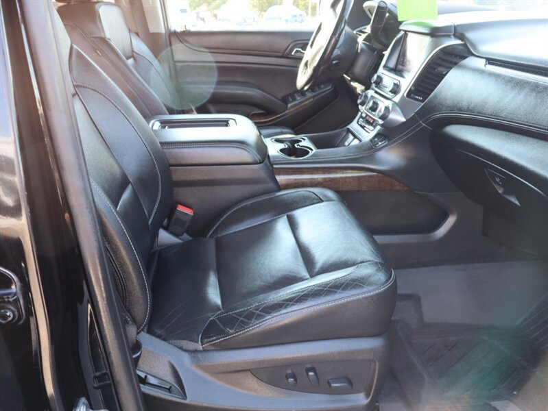 Used 2018 Chevrolet Suburban LT w/ Luxury Package AWD/4WD image 9