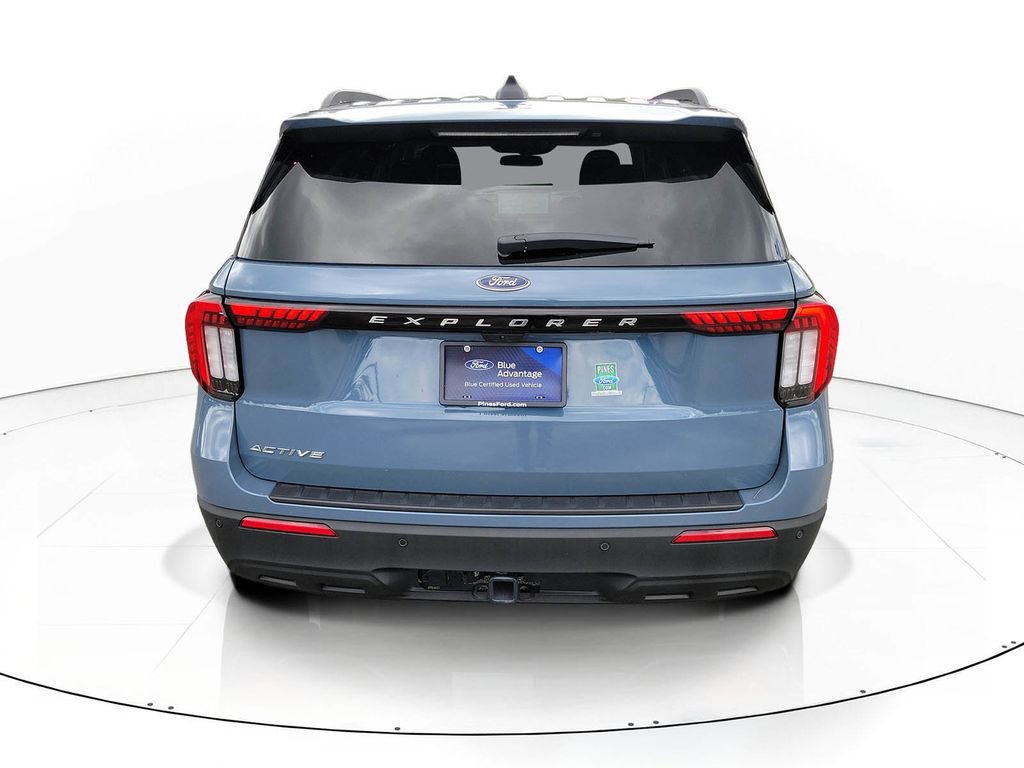 Certified 2025 Ford Explorer Active RWD image 4