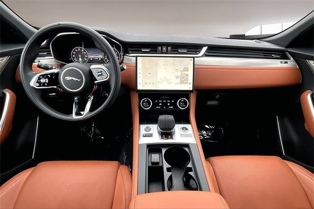 Used 2025 Jaguar F-PACE R-Dynamic S image 7