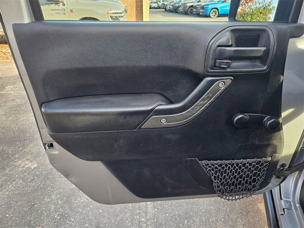 Used 2016 Jeep Wrangler Unlimited Sport image 11