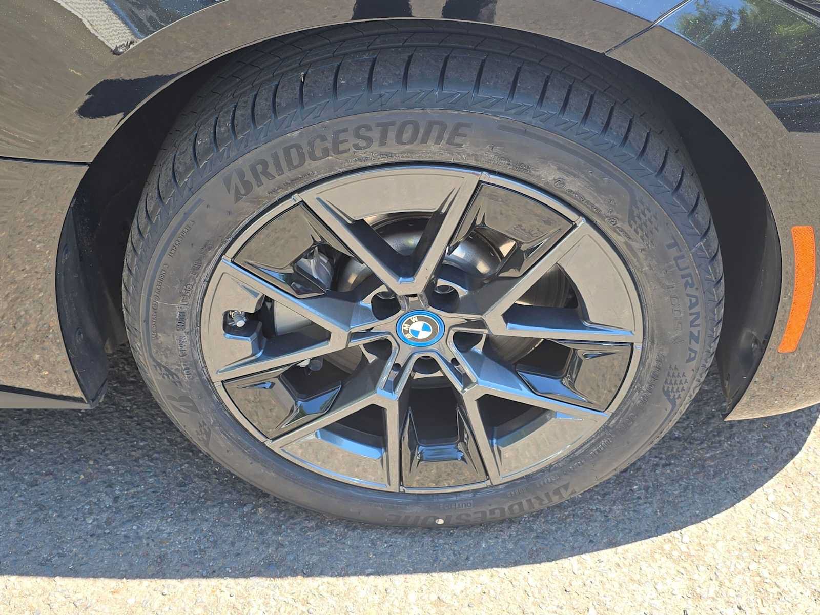 Used 2023 BMW i4 eDrive35 w/ Premium Package RWD image 9
