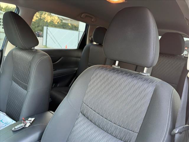 Used 2020 Nissan Rogue SV FWD image 21