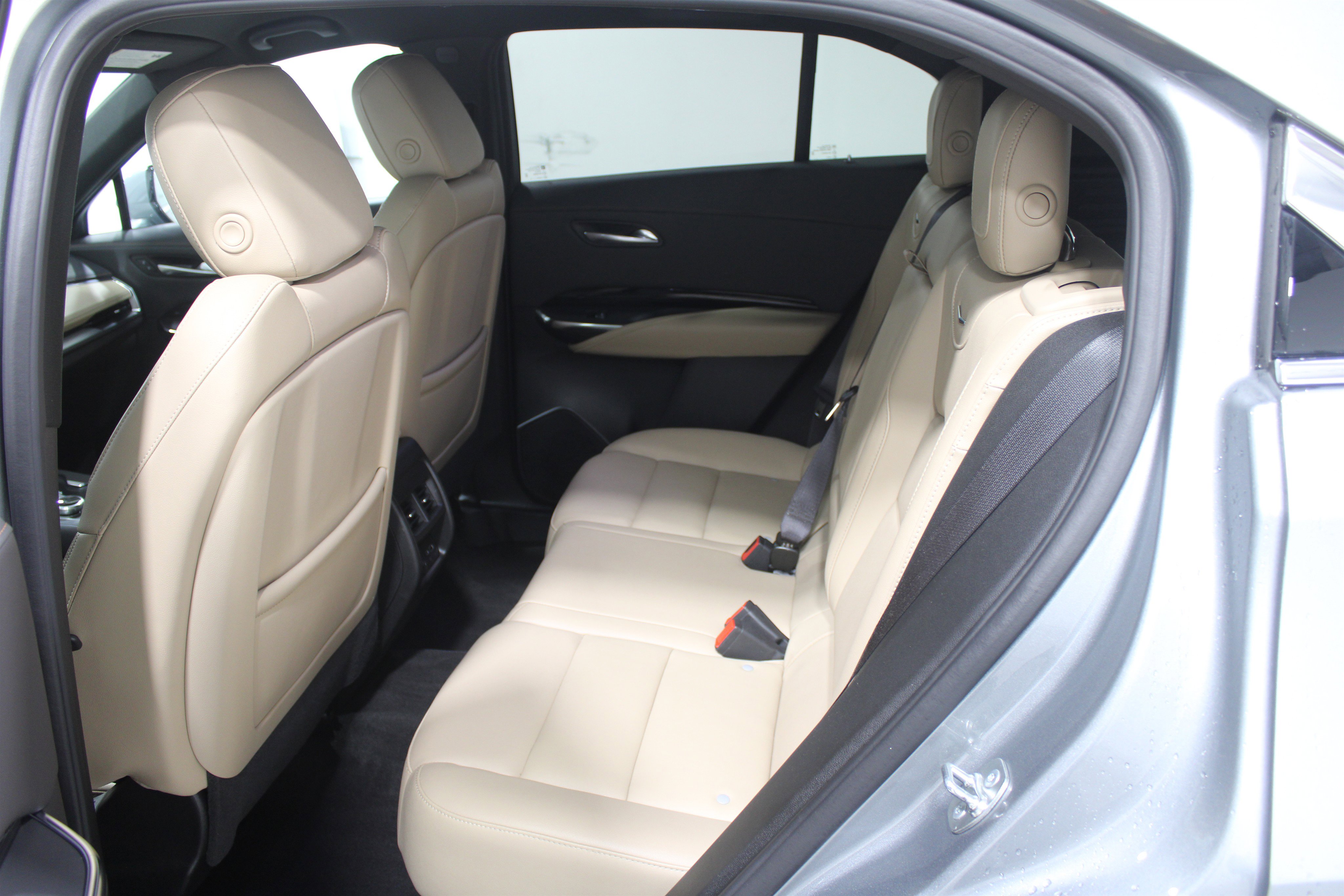 Used 2024 Cadillac XT4 Luxury w/ Cold Weather Package image 20