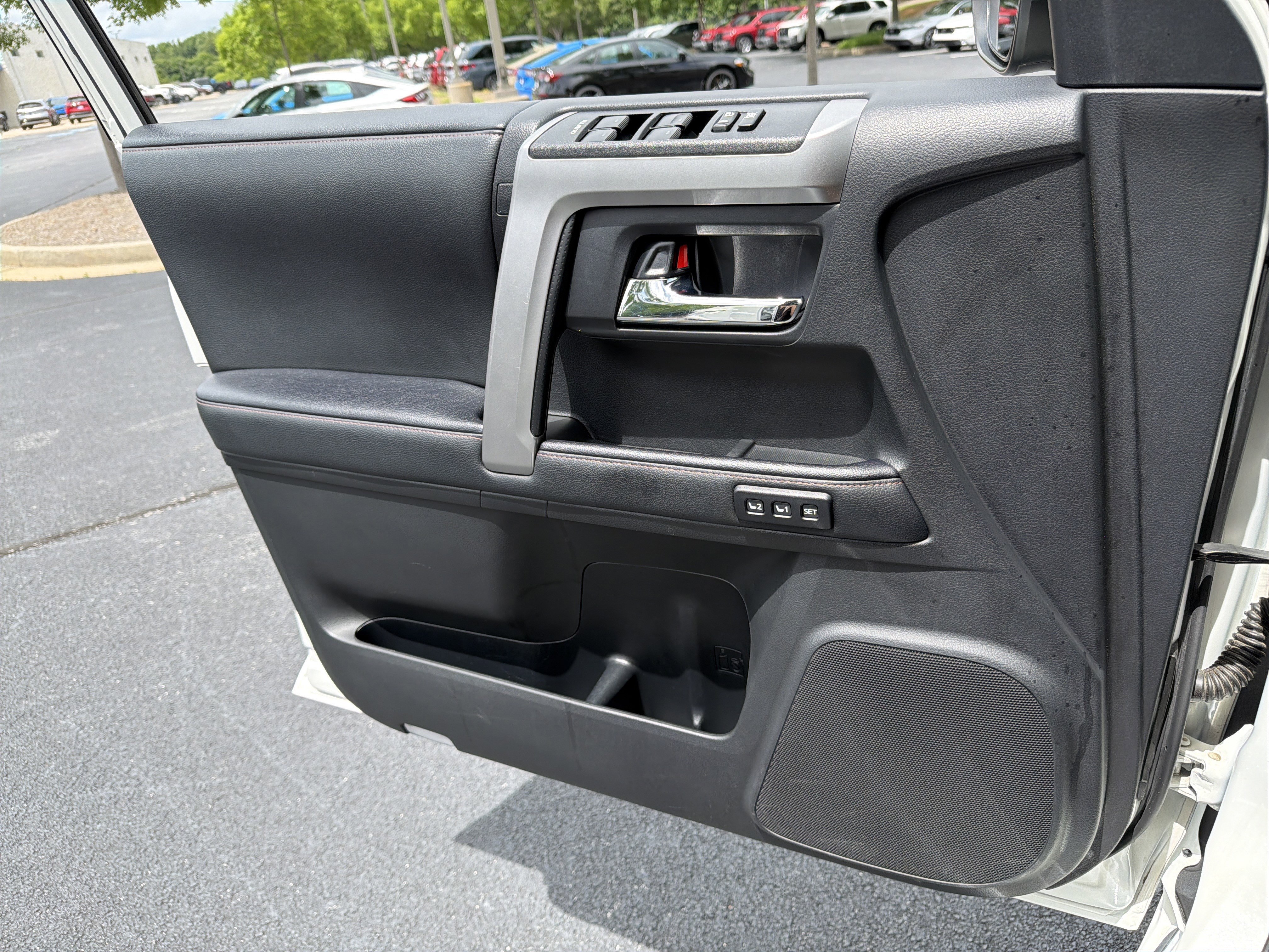 Used 2020 Toyota 4Runner Limited AWD/4WD image 15