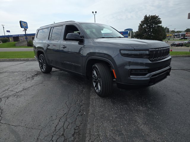 Used 2025 Jeep Grand Wagoneer L Series III w/ Rear Seat Video Group 1 AWD/4WD image 14