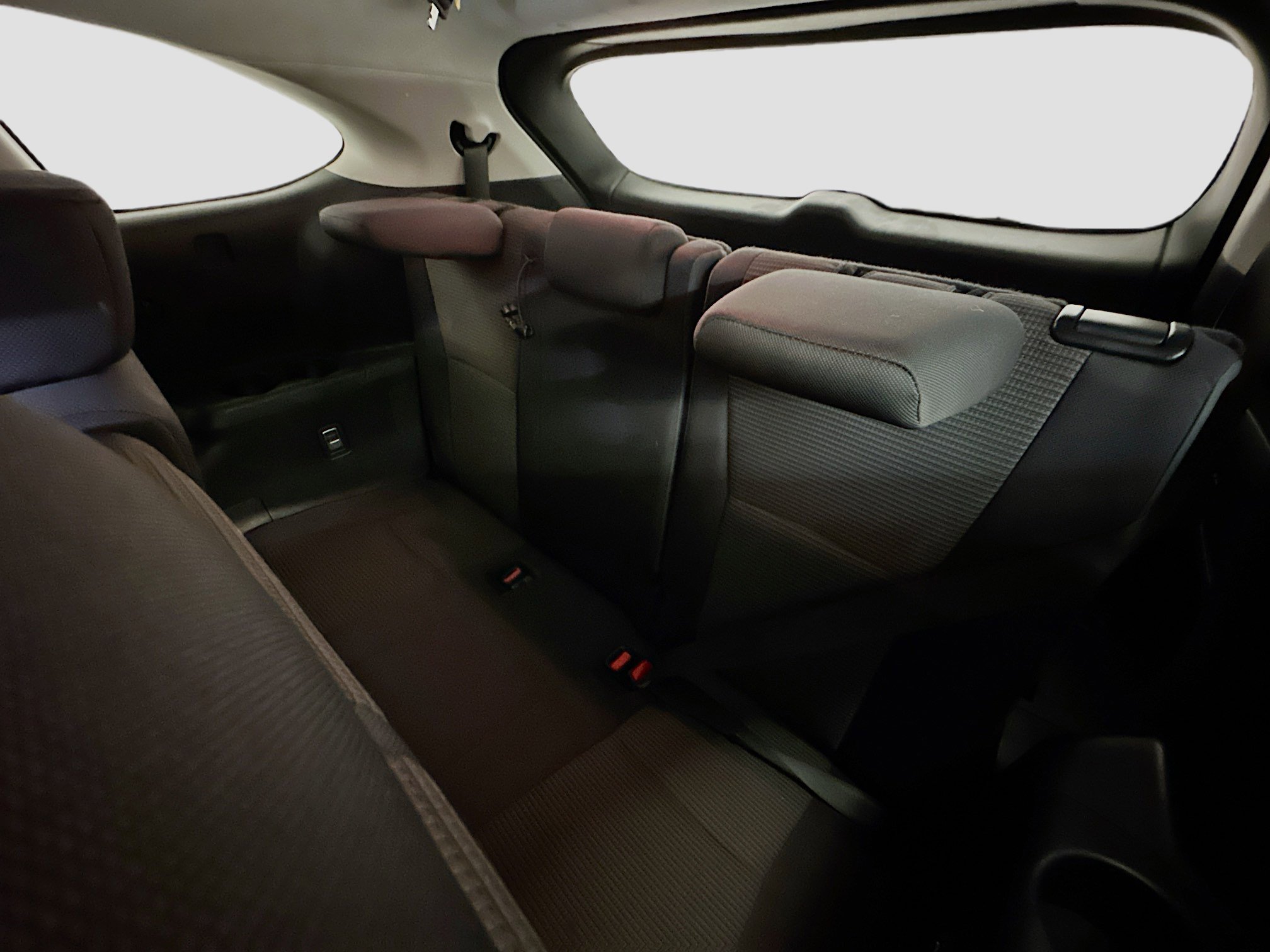 Used 2024 Toyota Highlander LE image 30