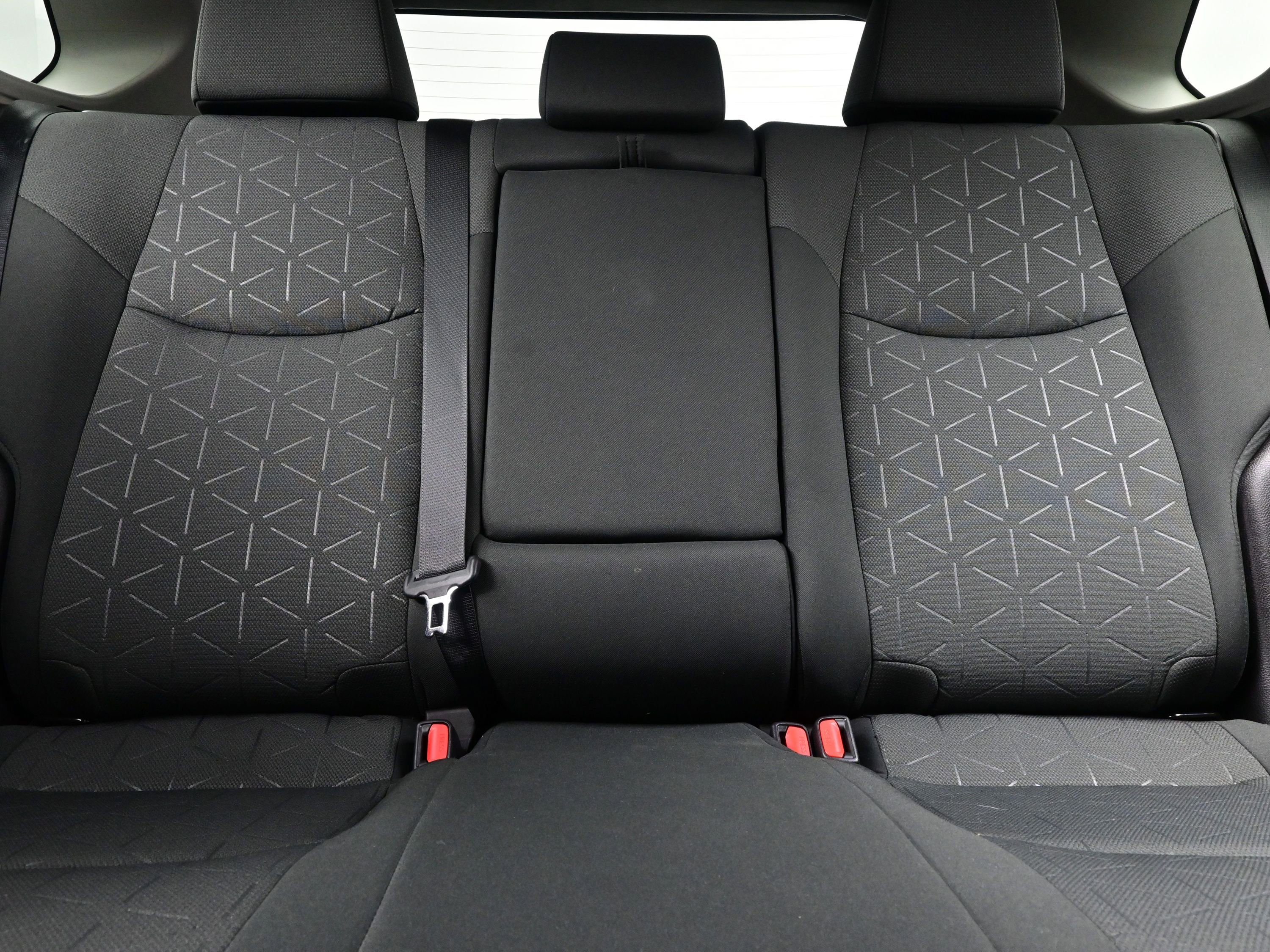 Used 2022 Toyota RAV4 XLE image 15