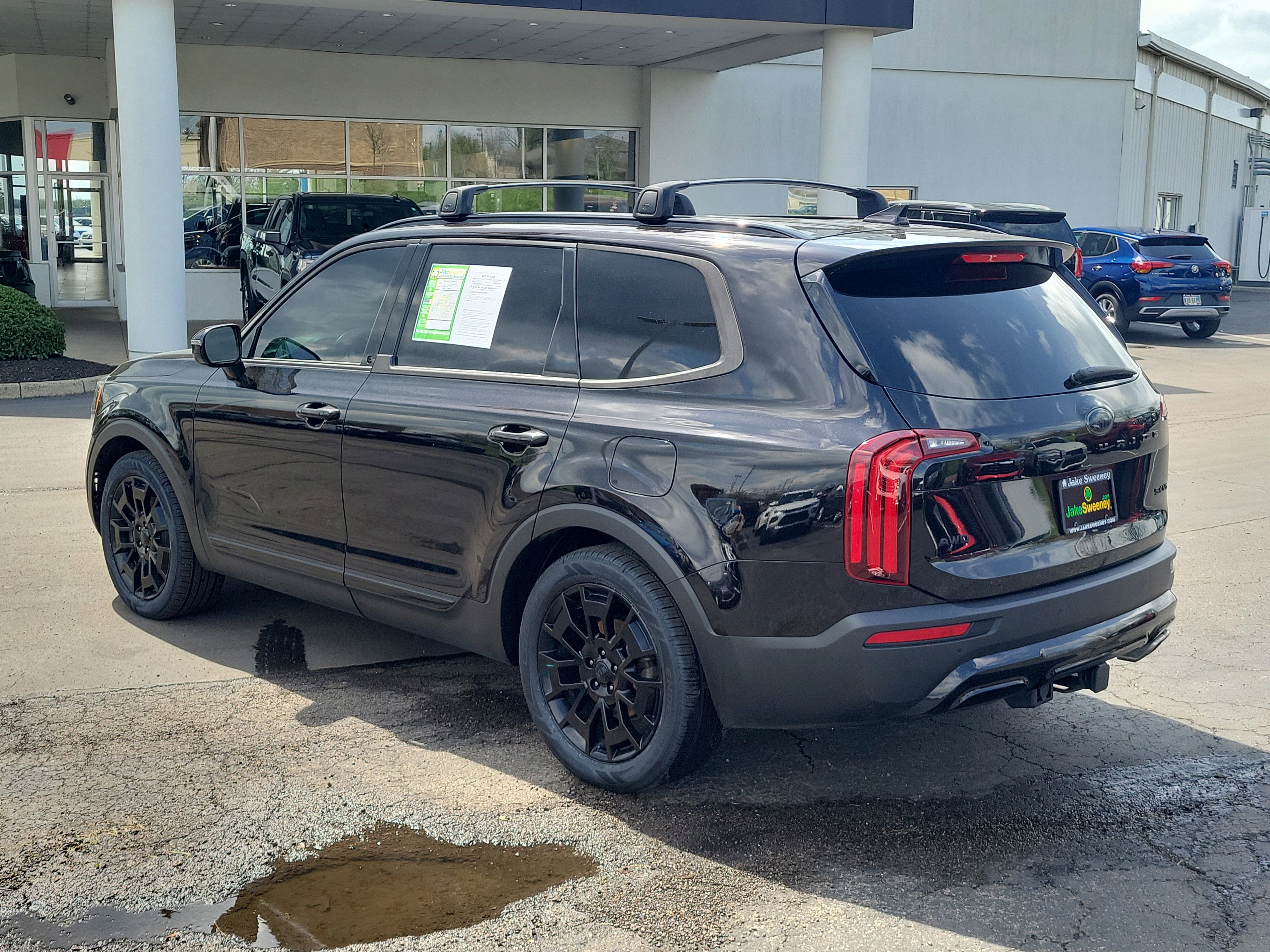 Used 2021 Kia Telluride SX w/ SX Prestige Package image 3