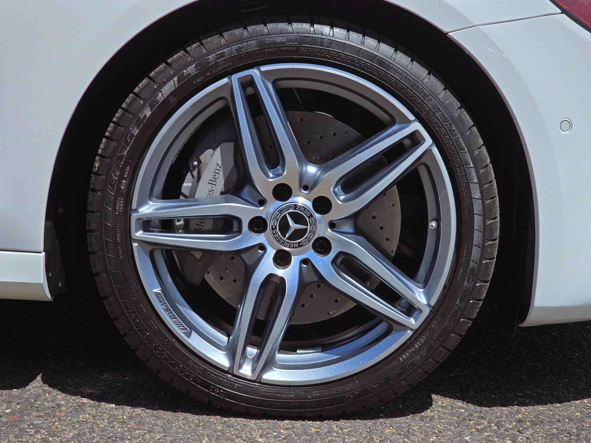 Used 2018 Mercedes-Benz E 400 4MATIC Sedan w/ Premium 1 Package image 40