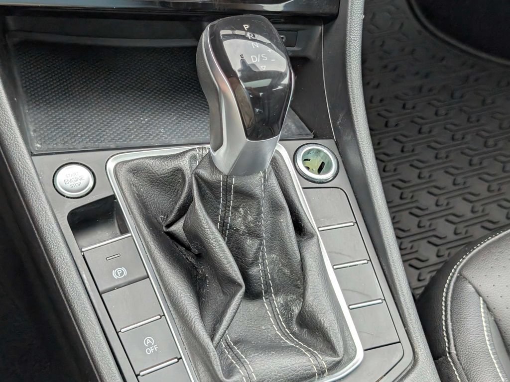 Used 2022 Volkswagen Jetta SE FWD image 22