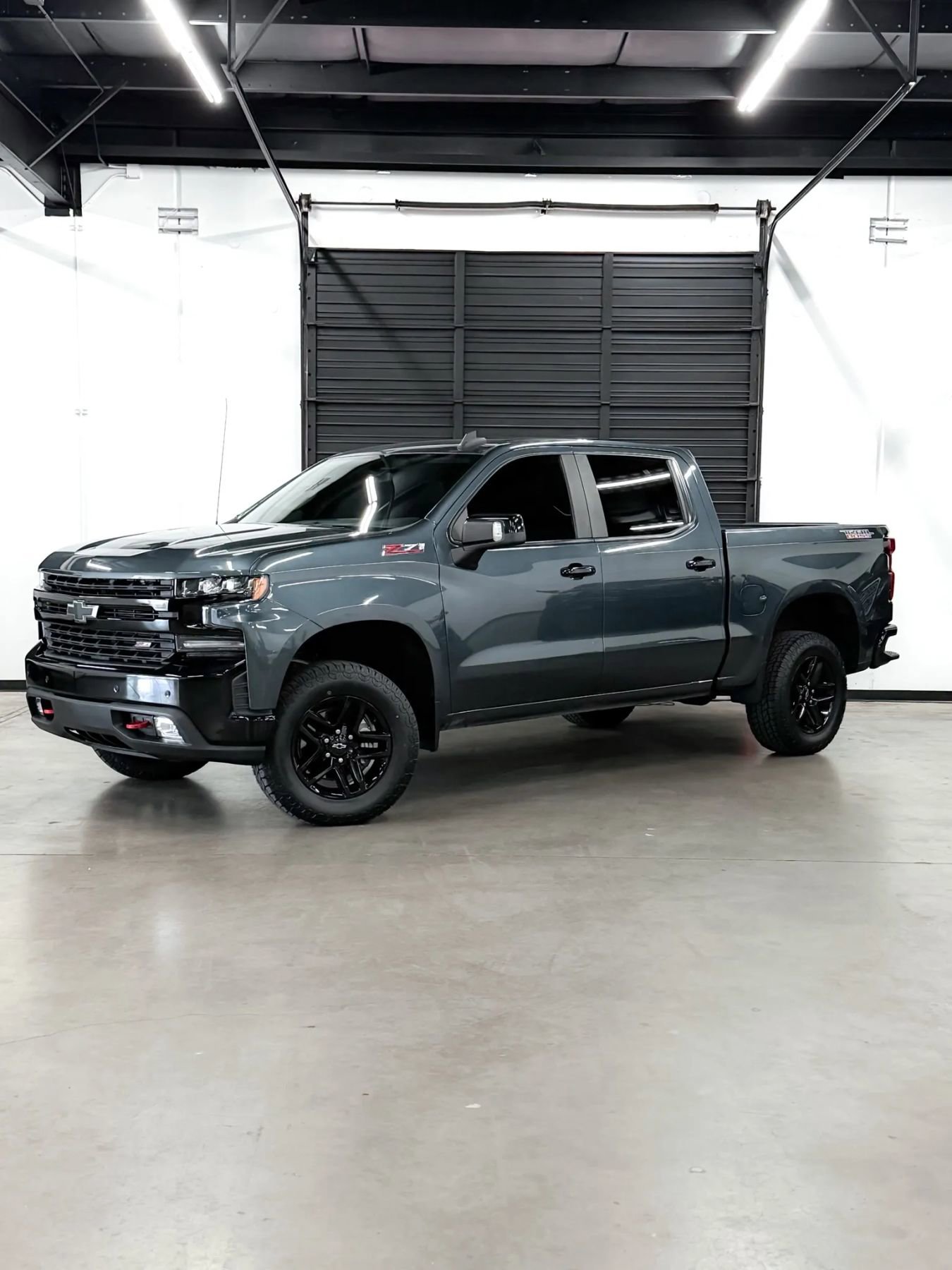 Used 2021 Chevrolet Silverado 1500 LT Trail Boss w/ Convenience Package II AWD/4WD image 3