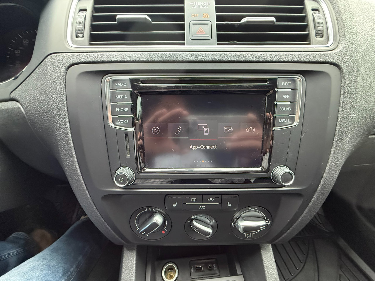 Used 2018 Volkswagen Jetta SE FWD image 20