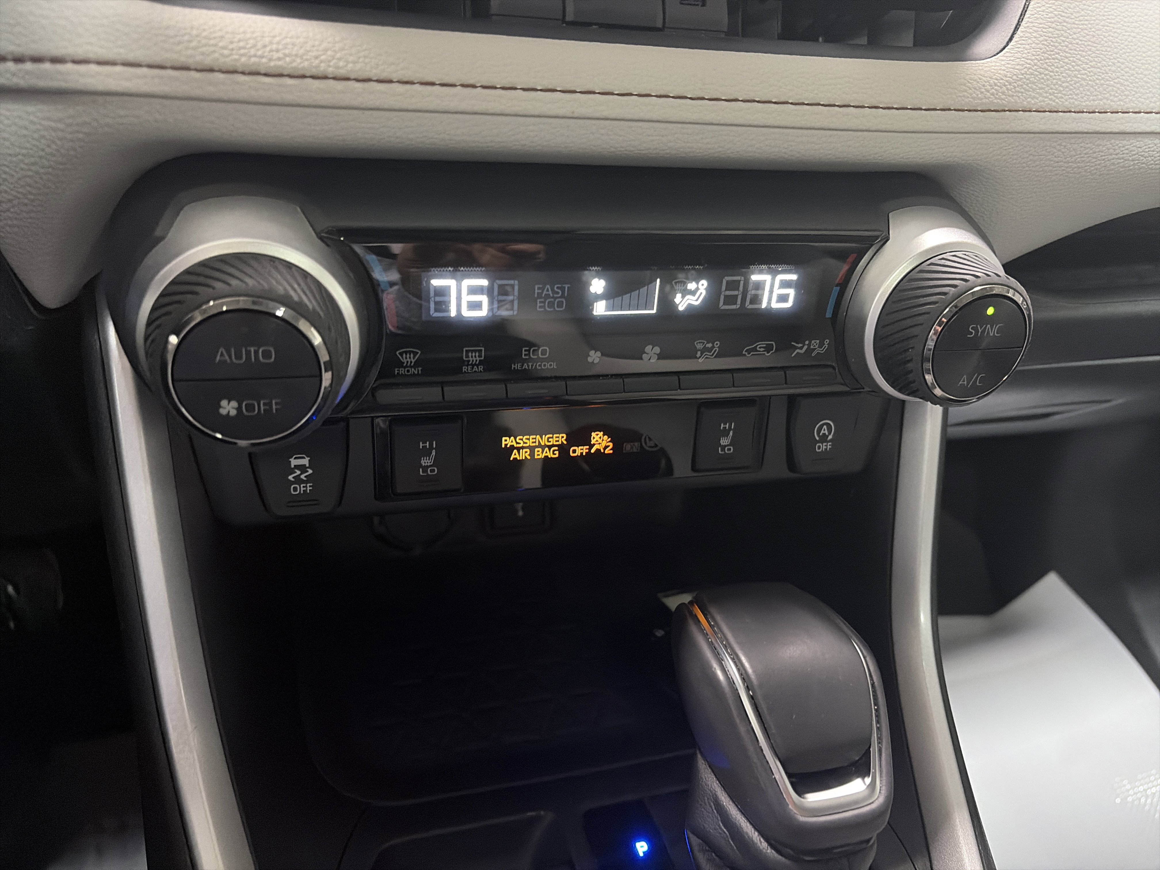 Used 2021 Toyota RAV4 XLE Premium image 22