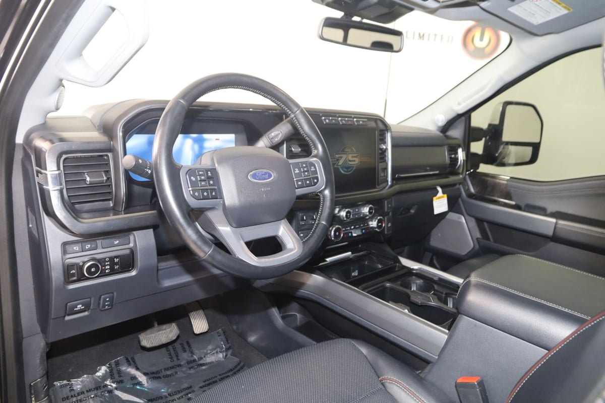 Used 2023 Ford F250 Lariat w/ Lariat Ultimate Package AWD/4WD image 25