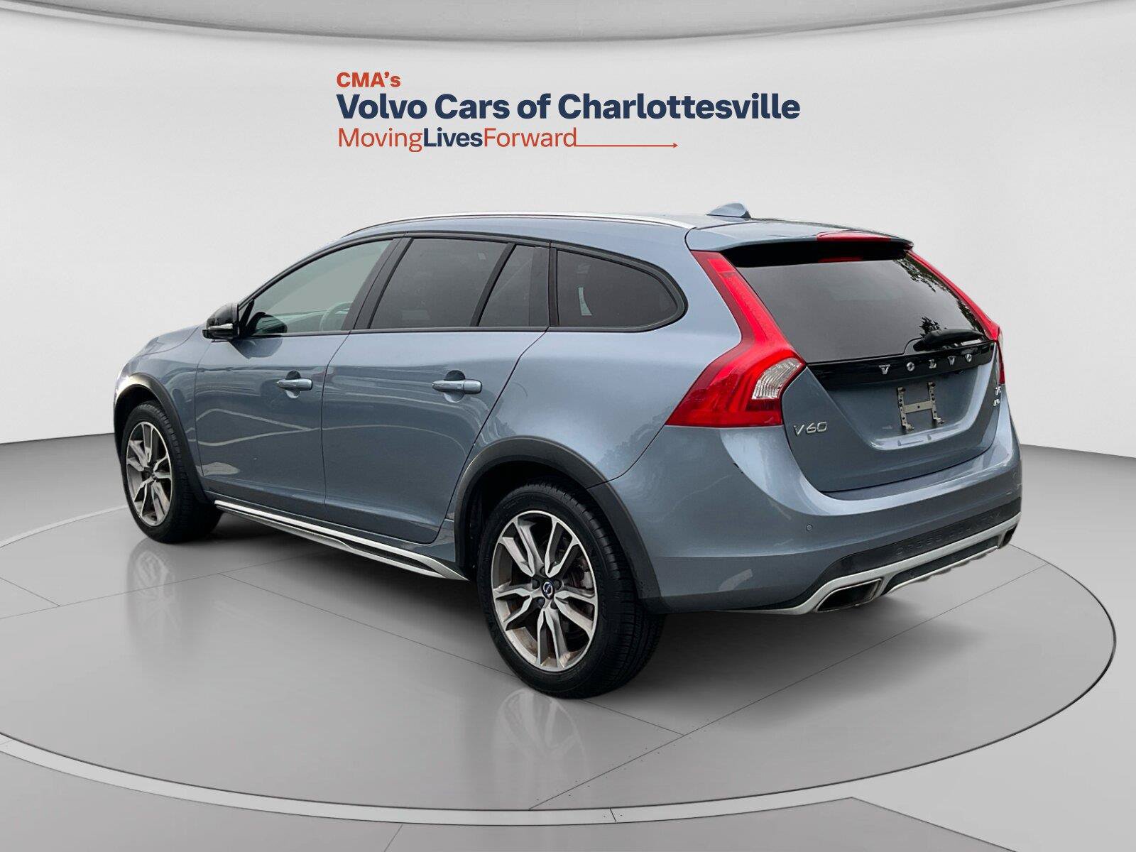 Used 2018 Volvo V60 T5 Cross Country AWD/4WD image 3