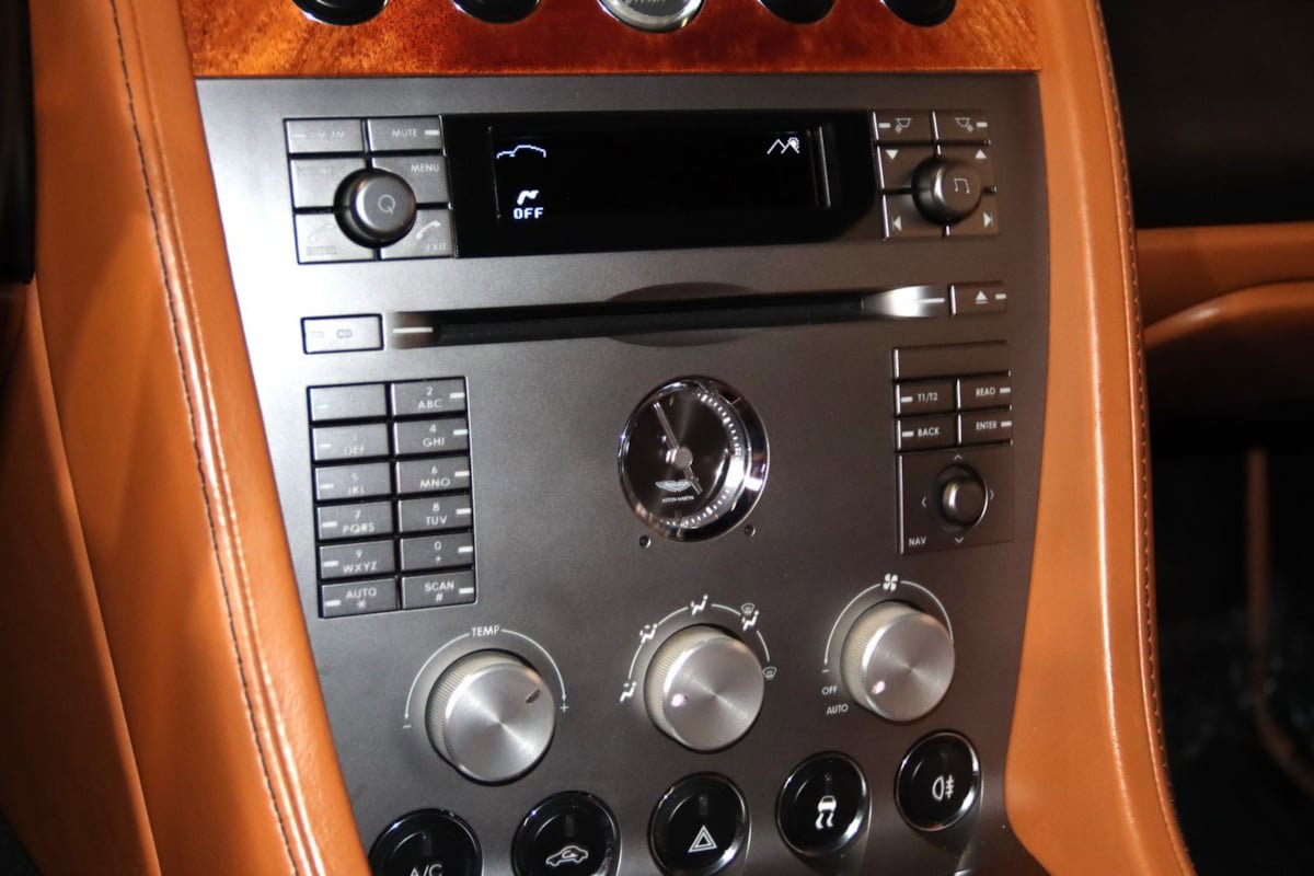 Used 2006 Aston Martin DB9 Coupe RWD image 47