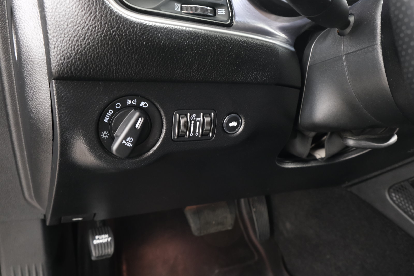 Used 2021 Dodge Challenger SXT RWD image 26